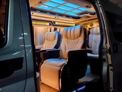 ภาพภายในรถตู้ VIP แบบ 8 ที่นั่ง (บางคัน)