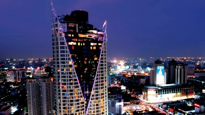 เช่ารถตู้รับส่ง Centara Grand Bangkok at Central World