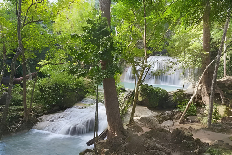 น้ำตกเอราวัณ