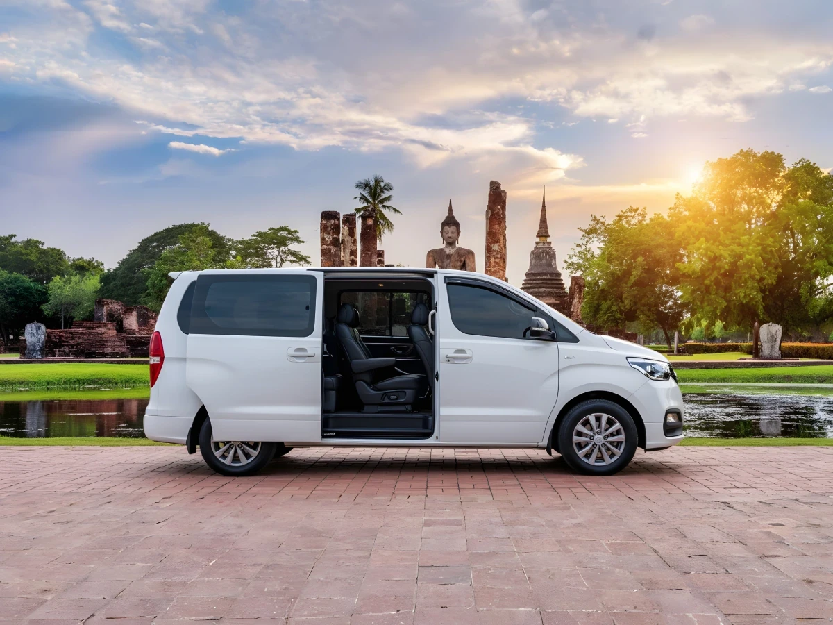 เดินทางสายบุญ เช่ารถตู้ไปอยุธยา สะดวกสบาย ไหว้พระ 9 วัด ทริปสายมูยอดนิยม